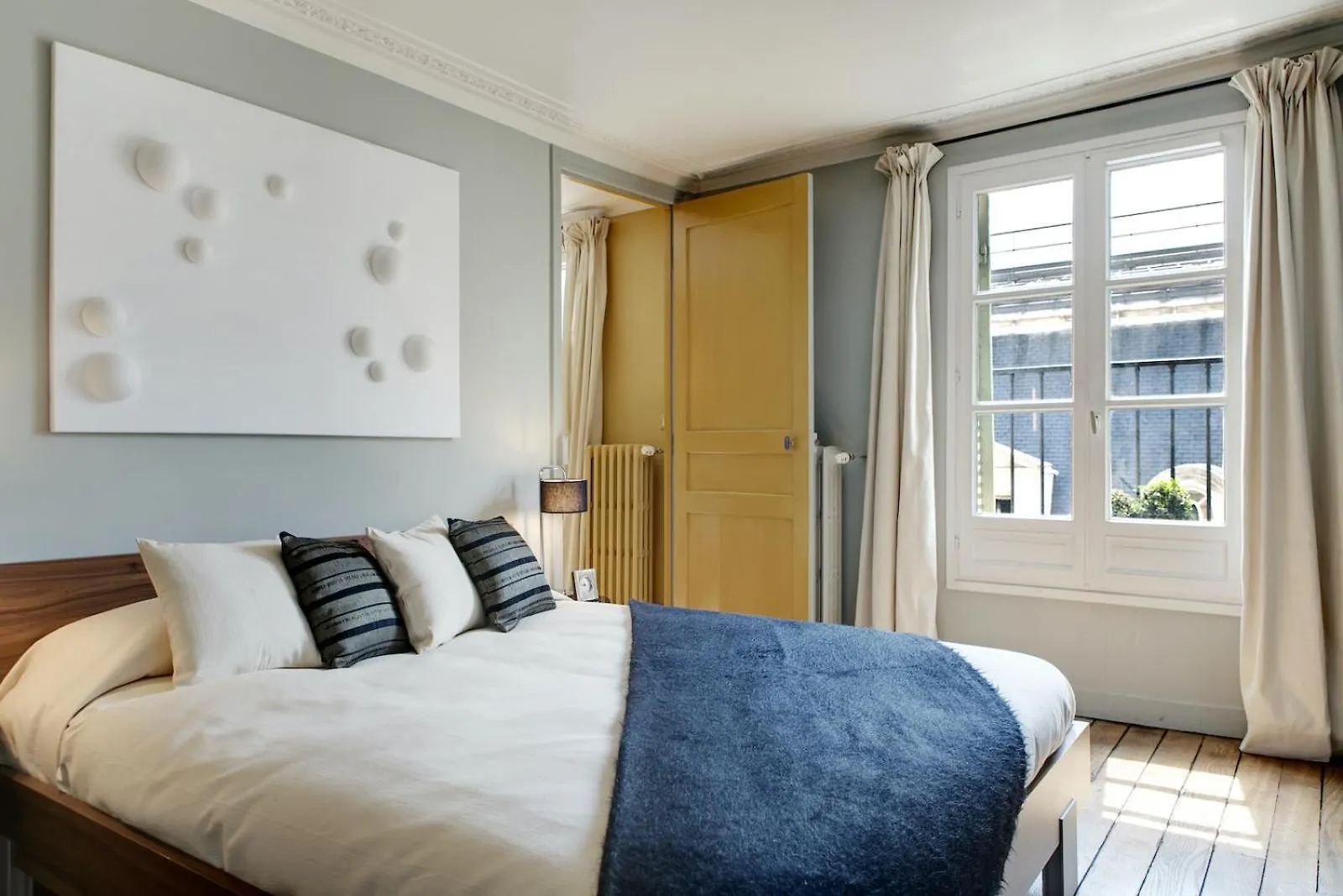 Apartment Paris Louvre Elegant Residence France