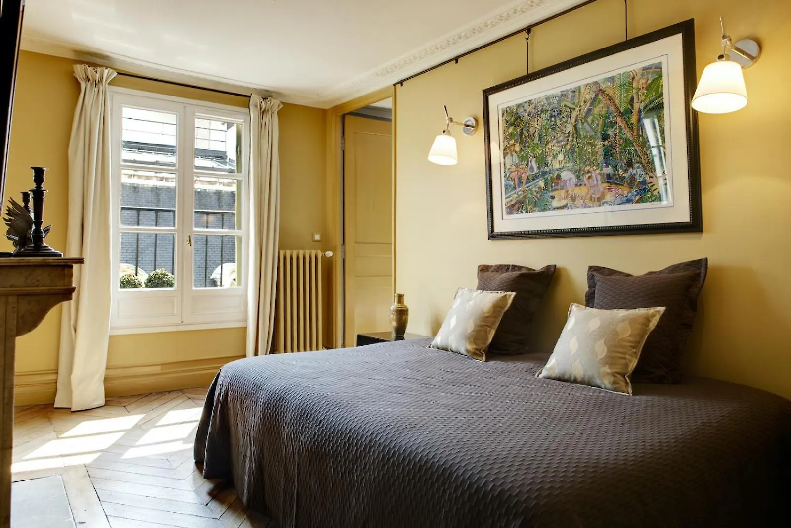 Paris Louvre Elegant Residence Apartment