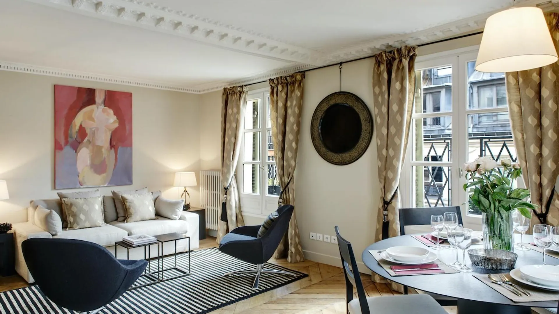 Paris Louvre Elegant Residence location